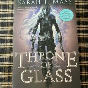 Throne of Glass by Sarah J. Maas (2013, Trade Paperback) #552